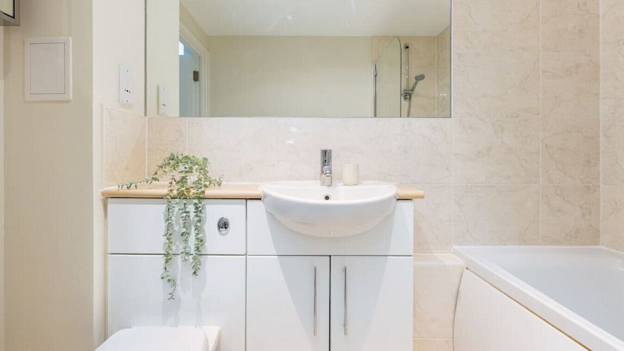 Photo of Bathroom in Wimbledon Park