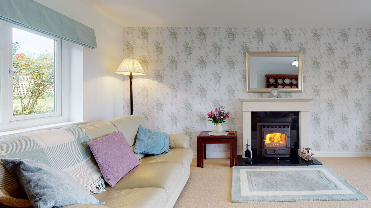 Photo of Livingroom in Henryd