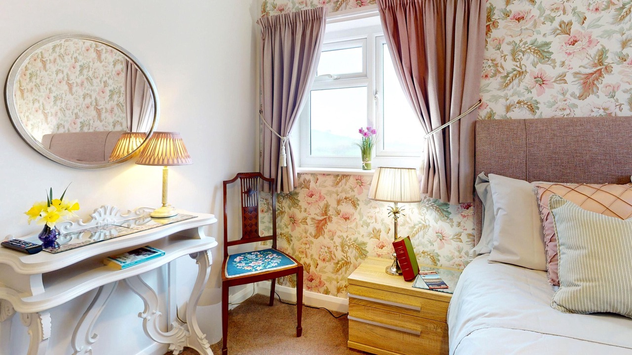 Photo of Bedroom in Henryd