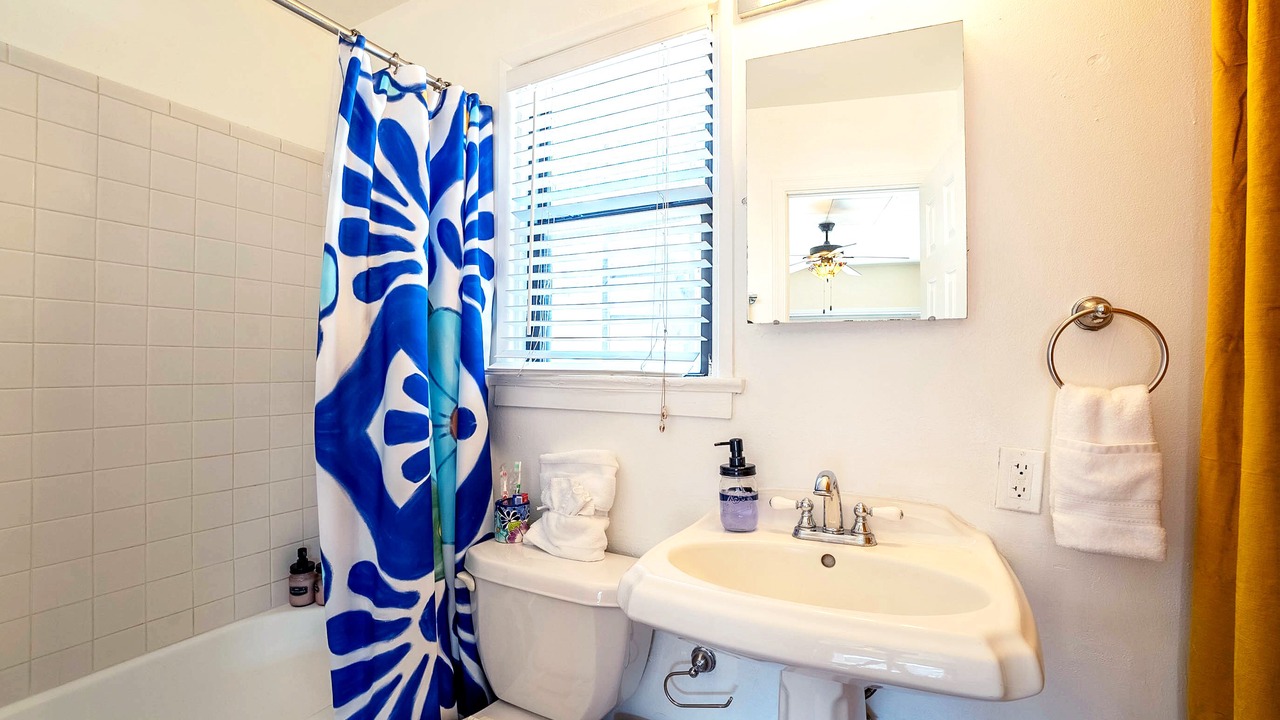 Photo of Bathroom in Sam Hughes