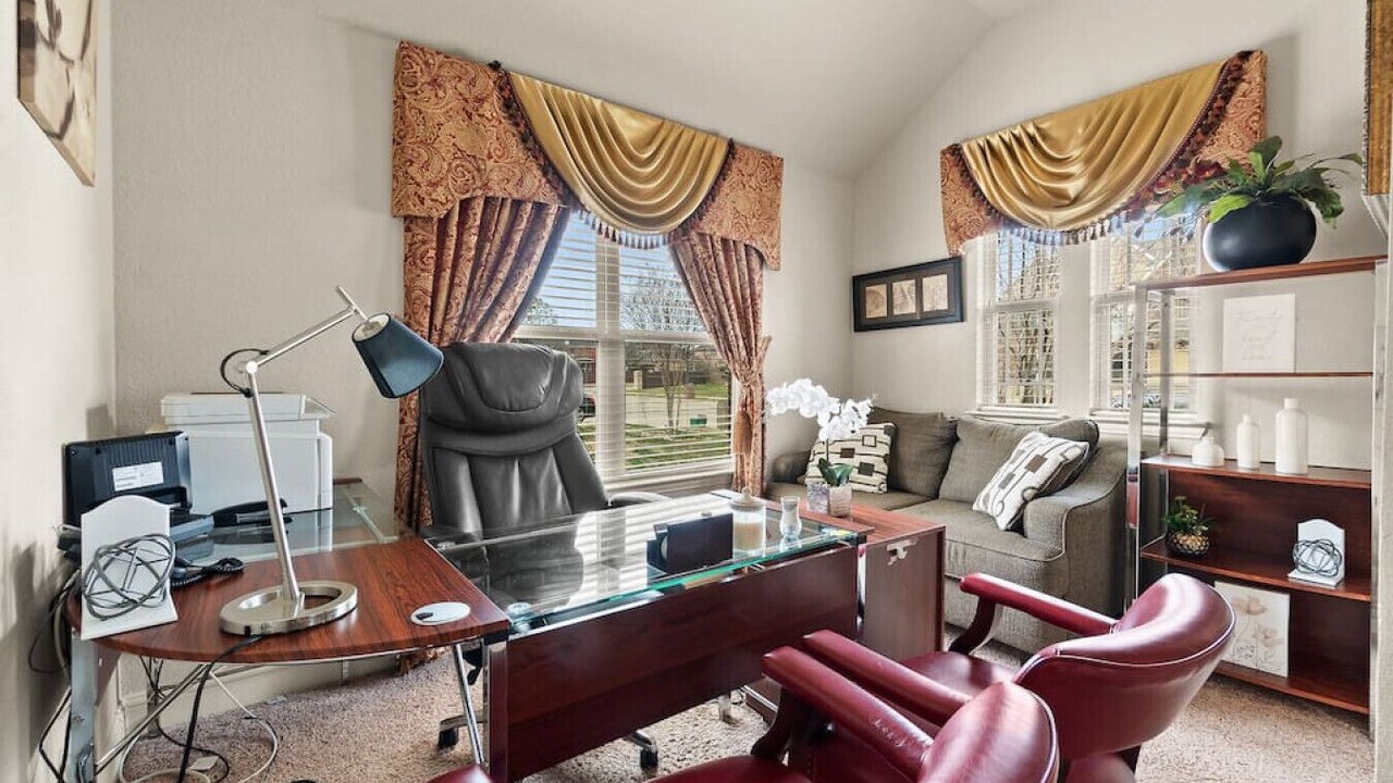 Photo of Livingroom in Grand Prairie