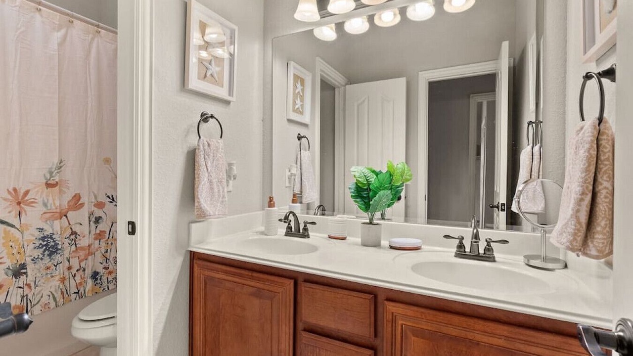 Photo of Bathroom in Grand Prairie