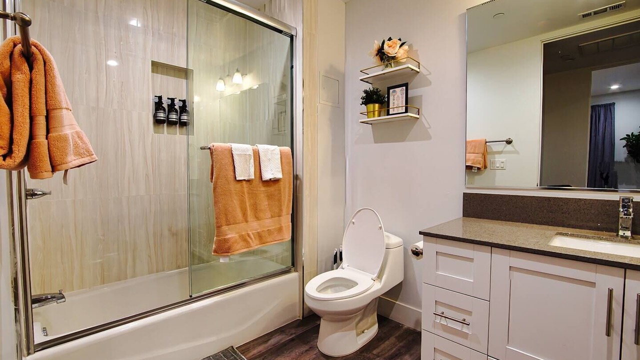 Photo of Bathroom in Lawndale
