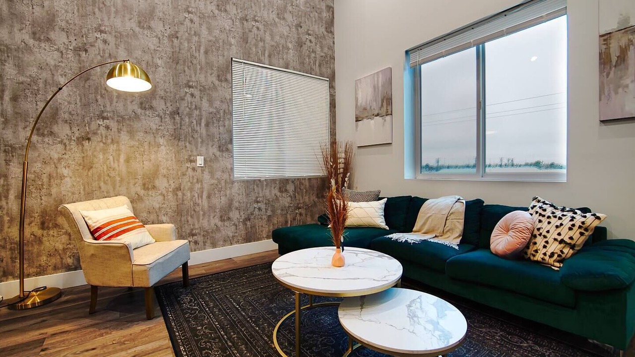 Photo of Livingroom in Lawndale