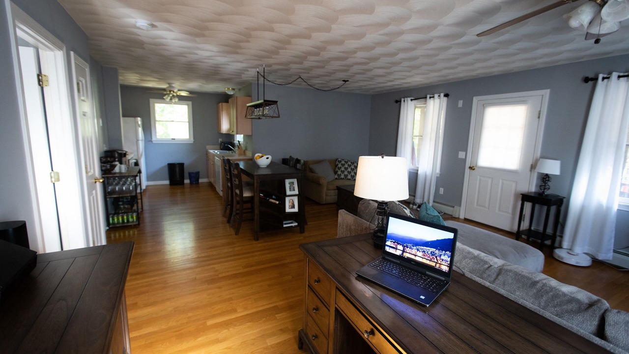 Photo of Livingroom in Saunderstown