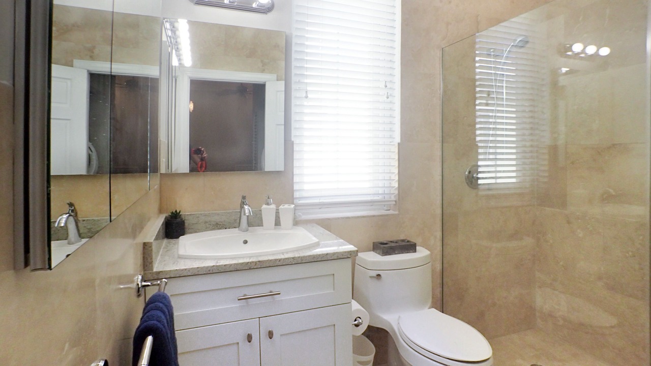 Photo of Bathroom in Palm Cay