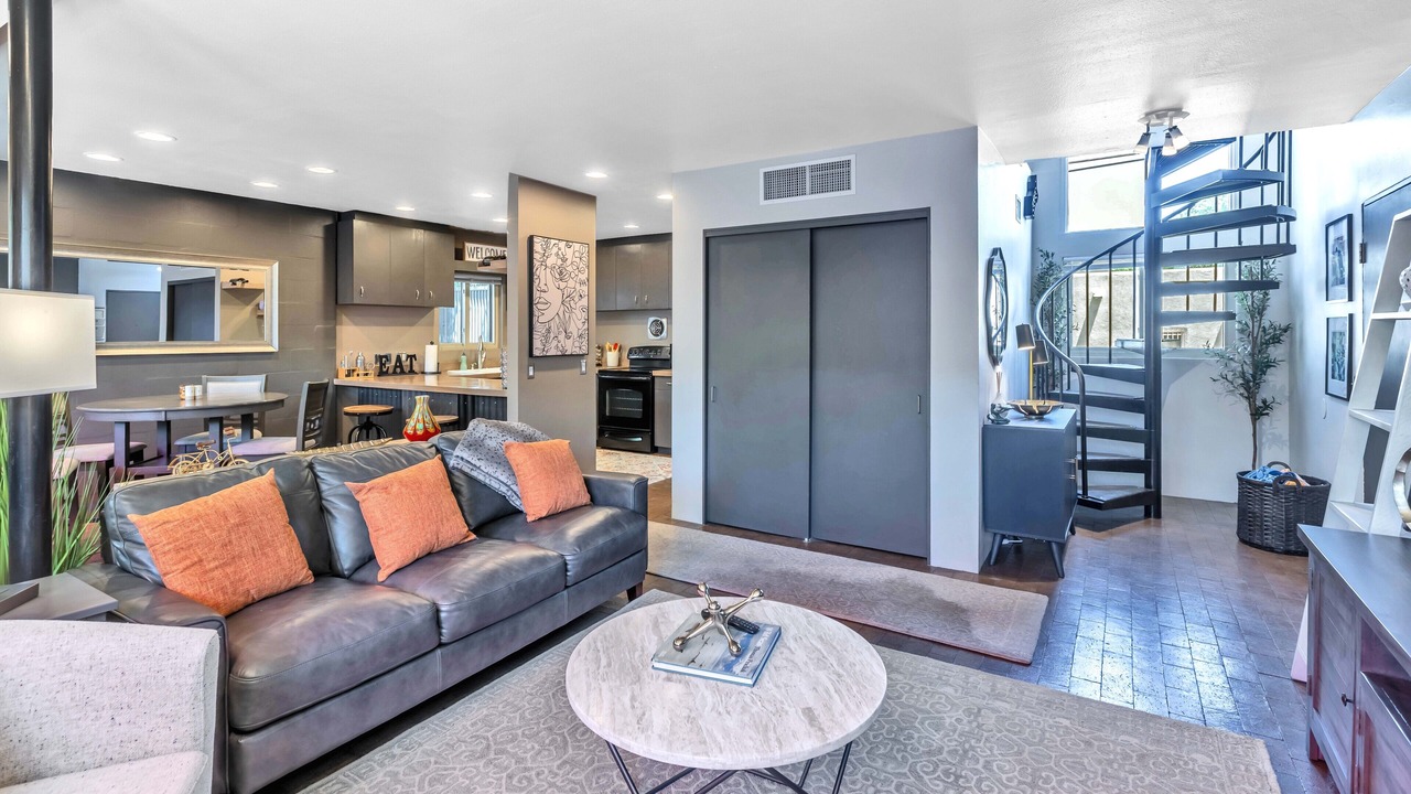 Photo of Livingroom in Sam Hughes