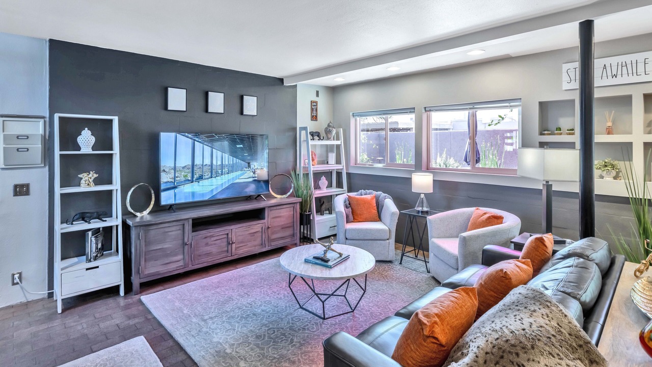 Photo of Livingroom in Sam Hughes