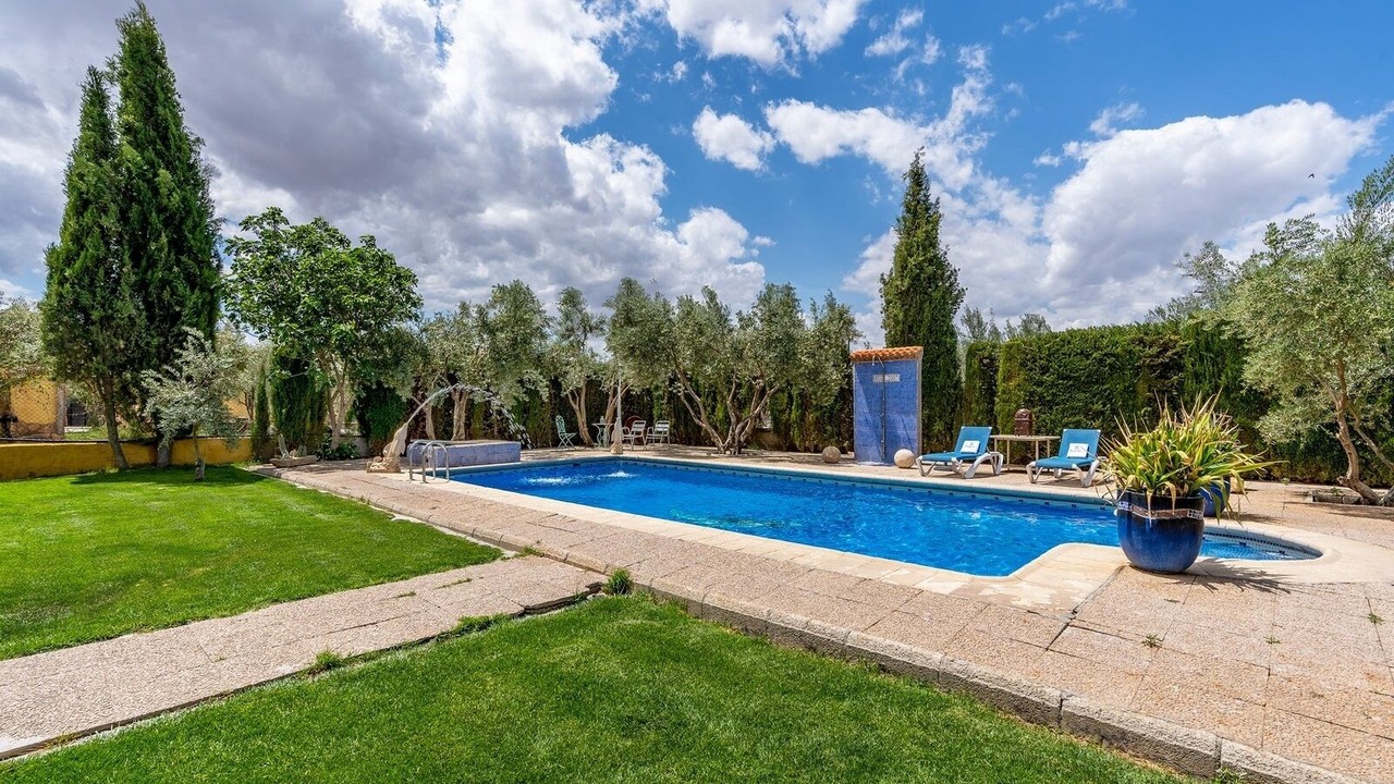 Photo of Outdoor in Baza