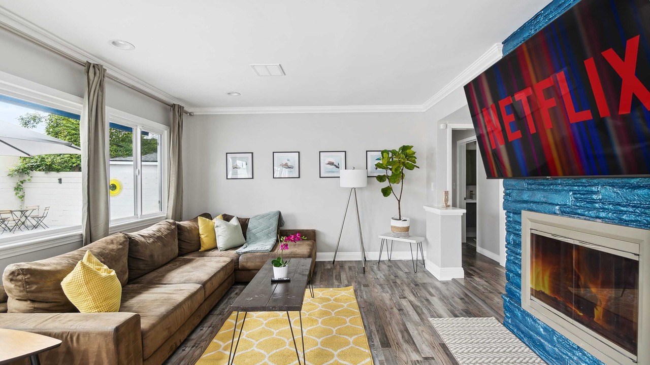 Photo of Livingroom in Reseda