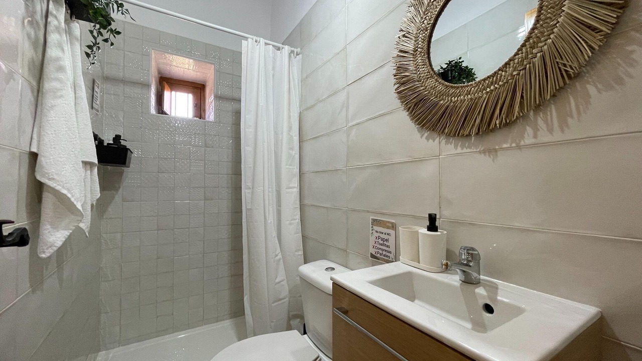 Photo of Bathroom in Adra