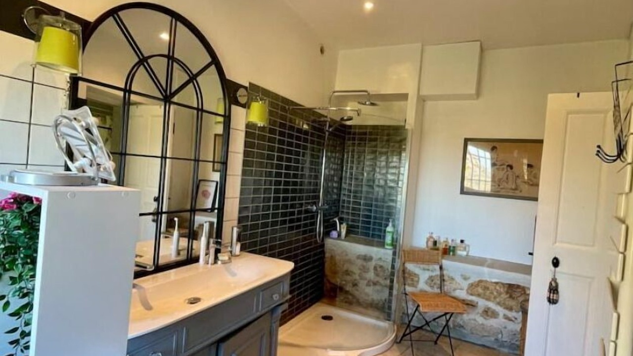 Photo of Bathroom in Saint-Vincent-la-Commanderie