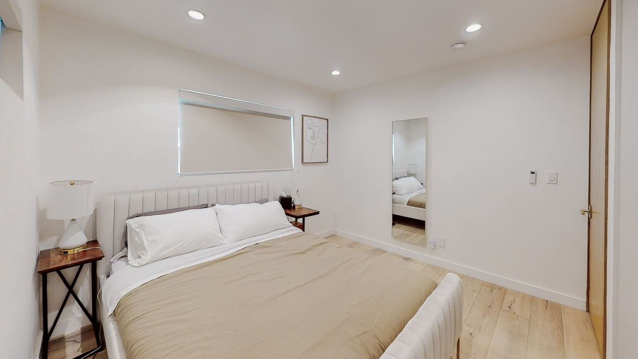 Photo of Bedroom in Lake Balboa