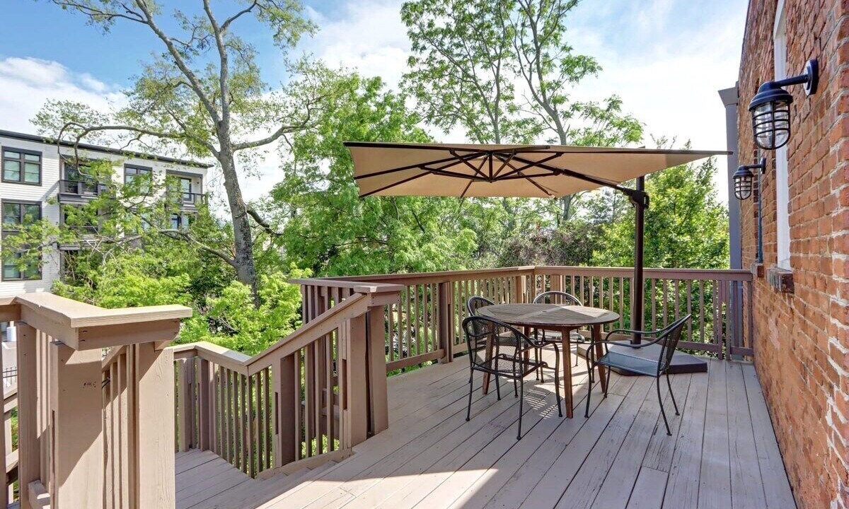Photo of Outdoor in Old West Broad Neighborhood