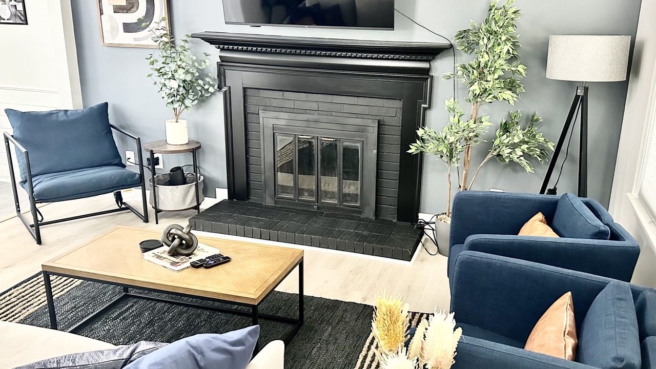 Photo of Livingroom in North Raleigh