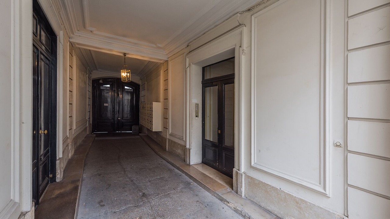 Photo of Others in 8th Arrondissement