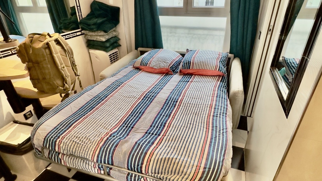Photo of Bedroom in 8th Arrondissement