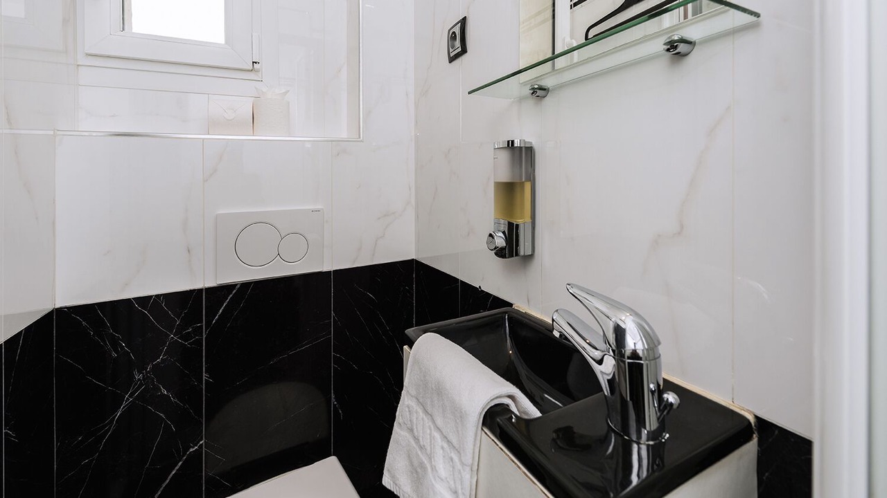 Photo of Bathroom in 8th Arrondissement