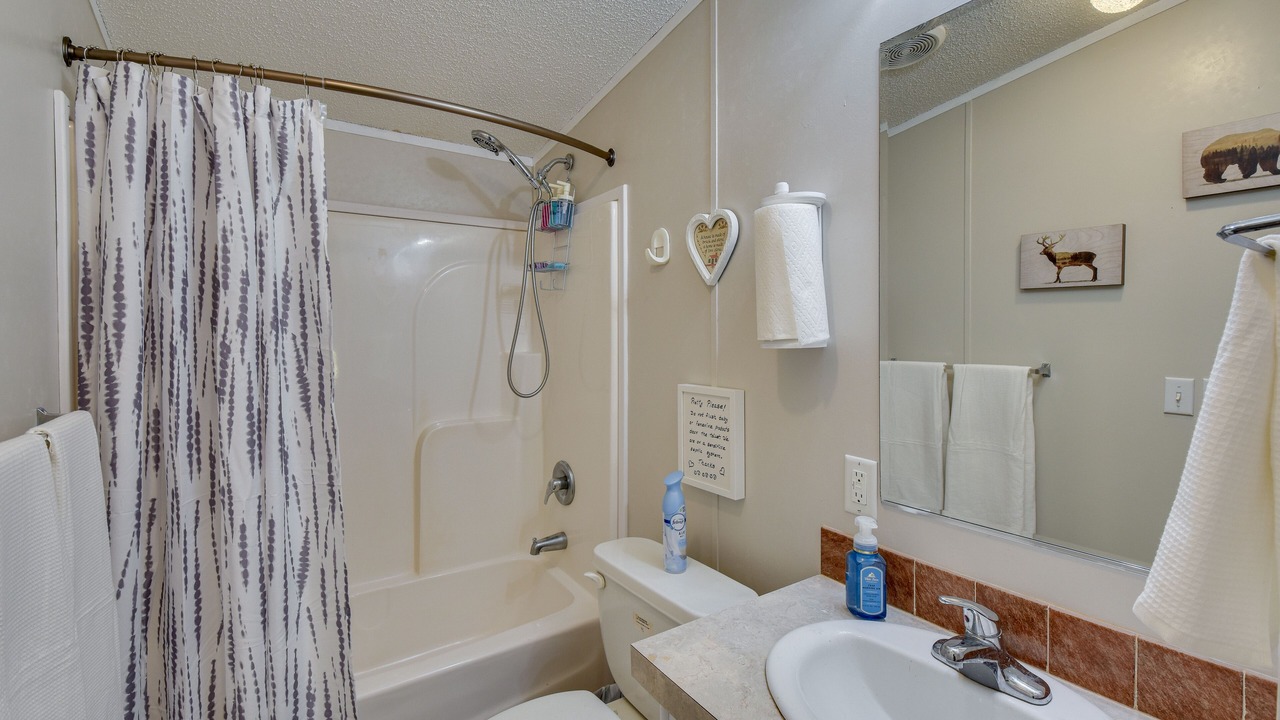 Photo of Bathroom in Hayesville