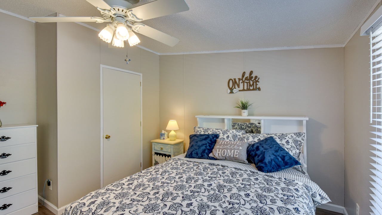 Photo of Bedroom in Hayesville