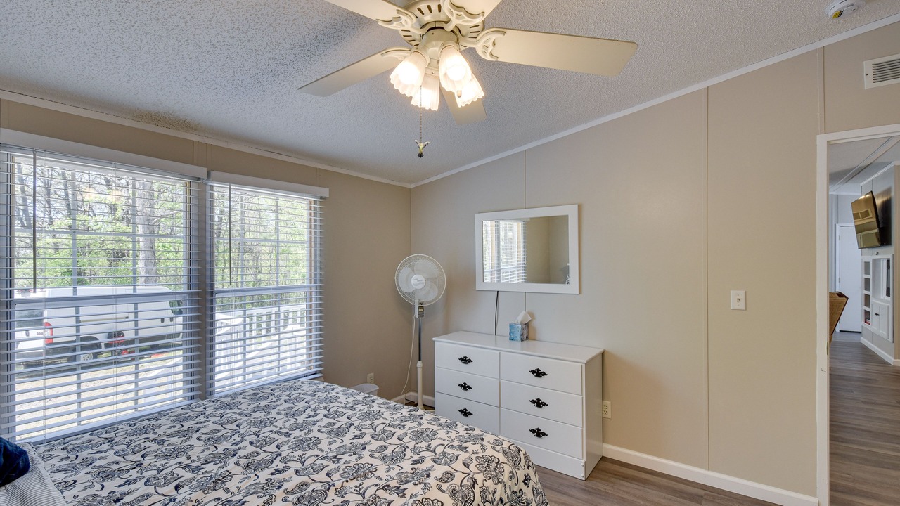 Photo of Bedroom in Hayesville