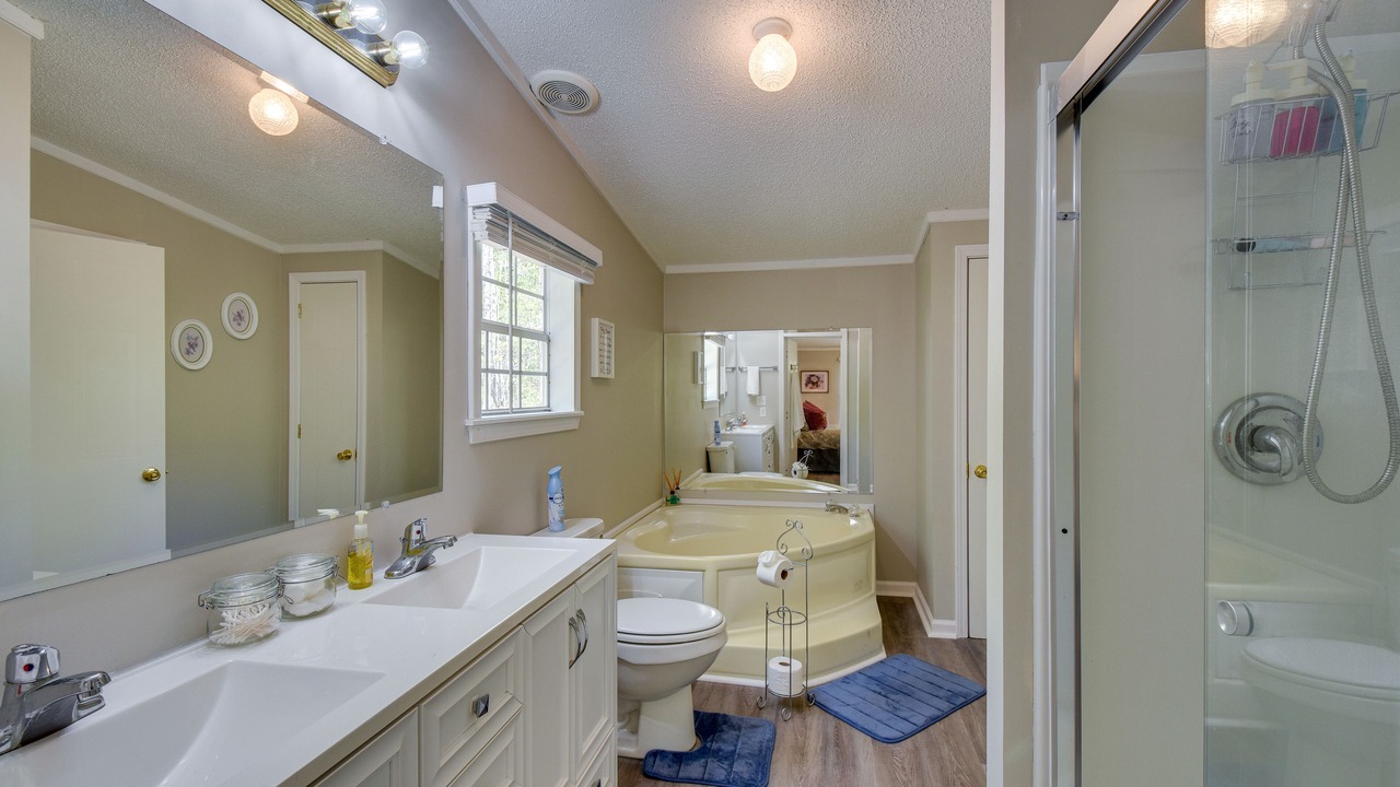 Photo of Bathroom in Hayesville