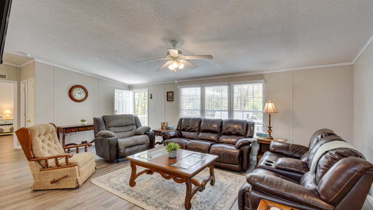 Photo of Livingroom in Hayesville