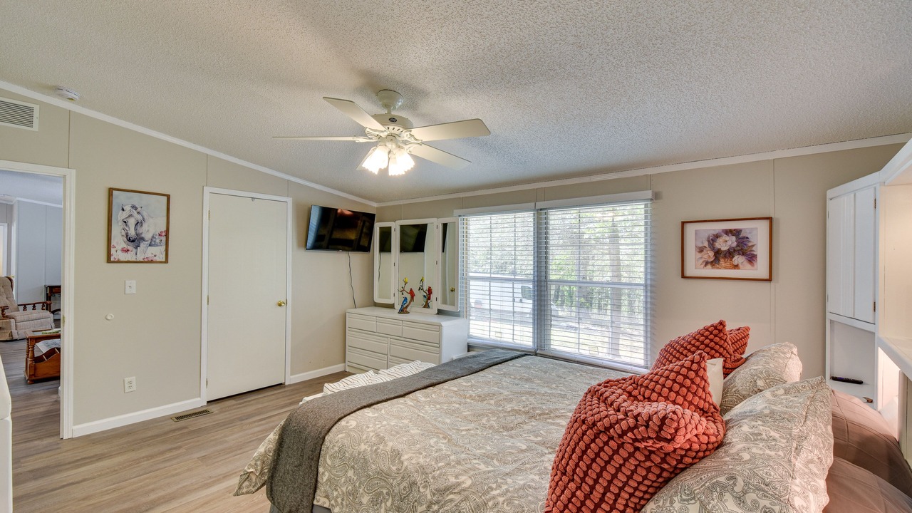 Photo of Bedroom in Hayesville
