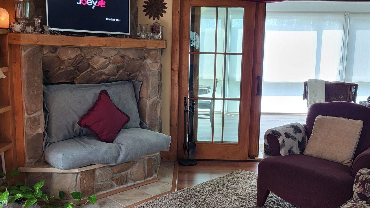 Photo of Livingroom in Pittsville