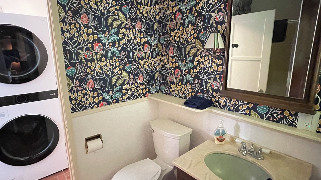 Photo of Bathroom in Valley Village