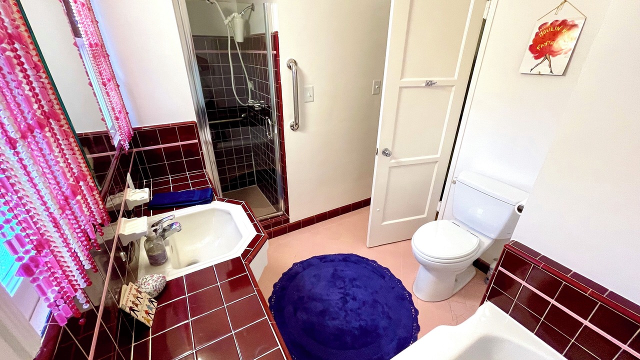 Photo of Bathroom in Valley Village