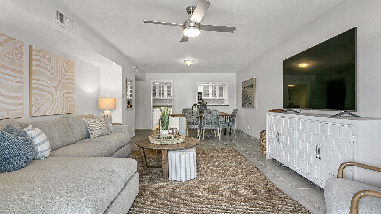 Photo of Livingroom in Sand Key