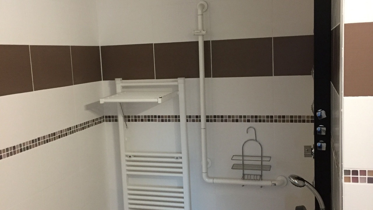 Photo of Bathroom in Caurel