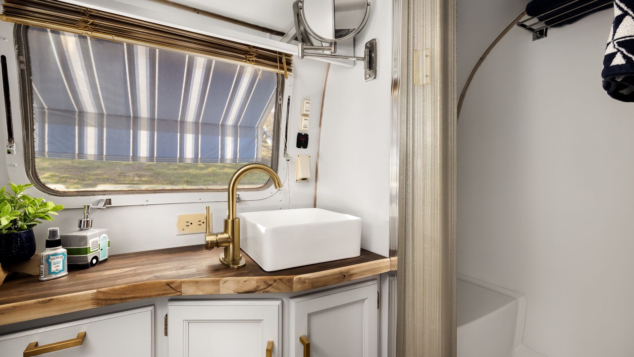Photo of Bathroom in New Market