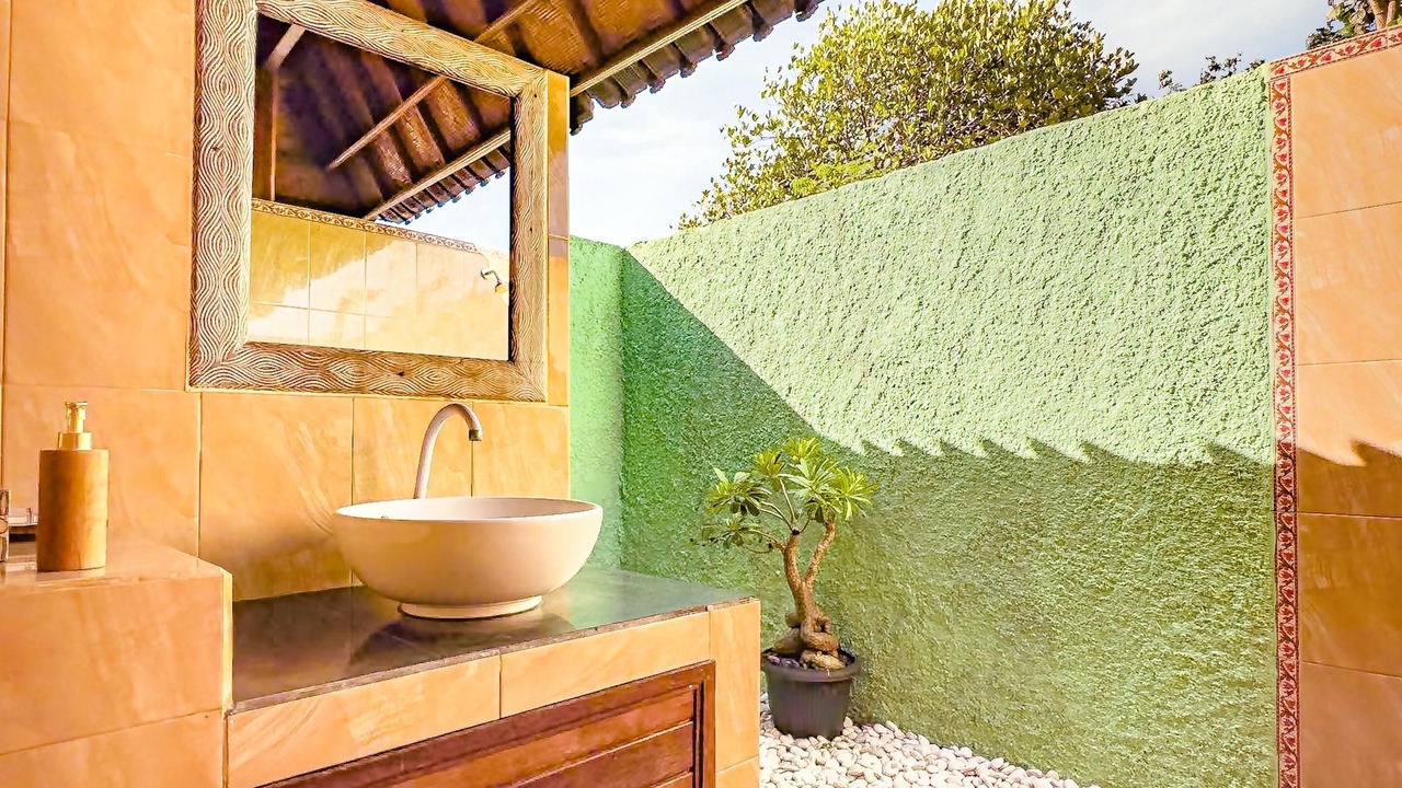 Photo of Bathroom in Mushroom Bay