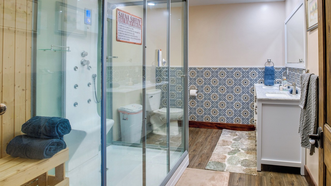 Photo of Bathroom in Stateline