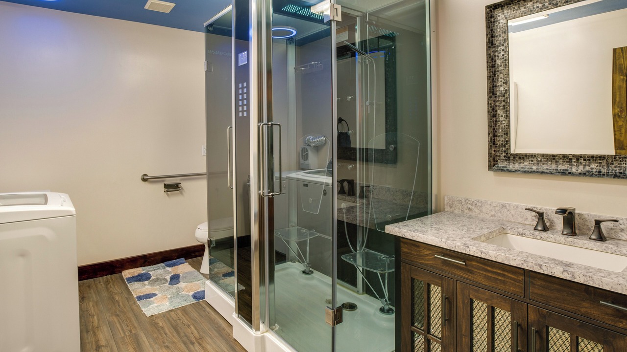 Photo of Bathroom in Stateline