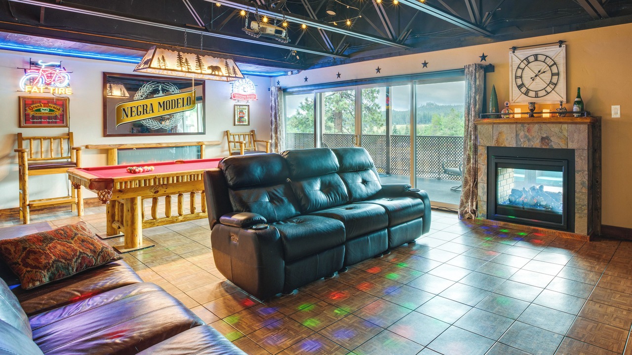 Photo of Livingroom in Stateline