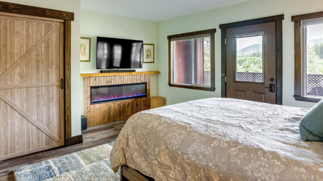 Photo of Bedroom in Stateline