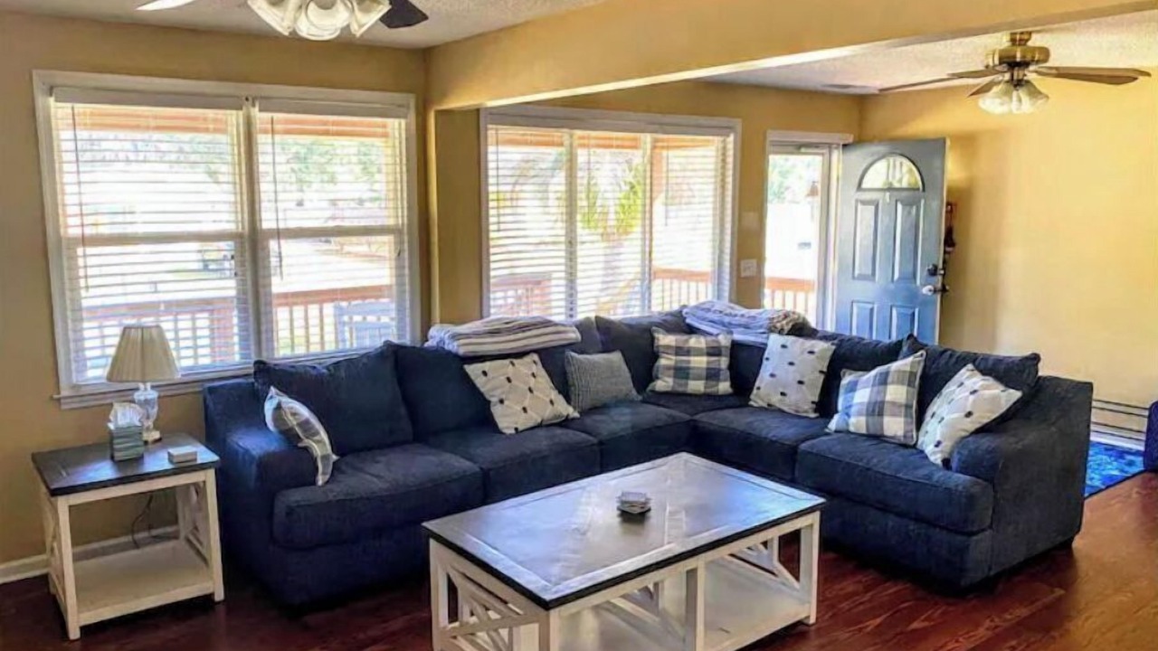 Photo of Livingroom in Thunderbolt