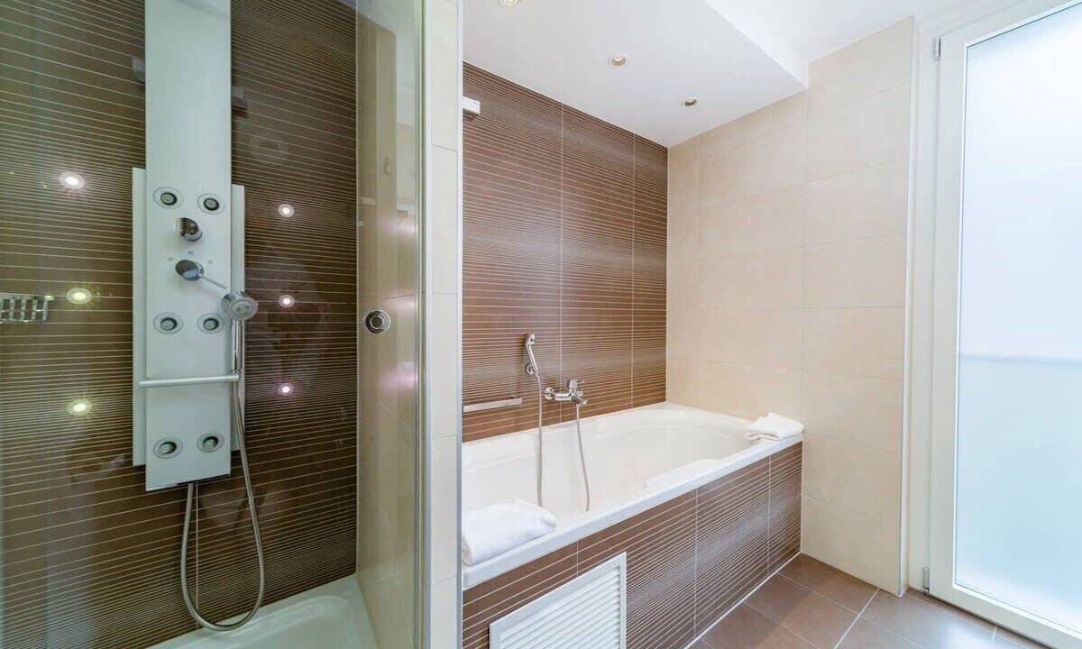 Photo of Bathroom in Montreux City Centre