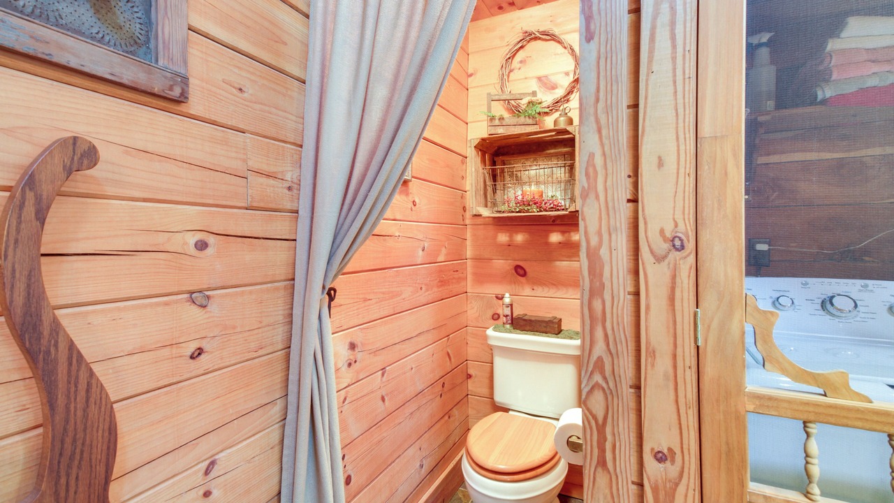Photo of Bathroom in Republican Grove