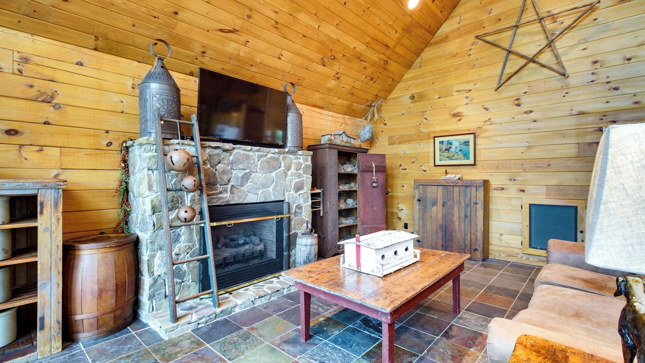 Photo of Bedroom in Republican Grove
