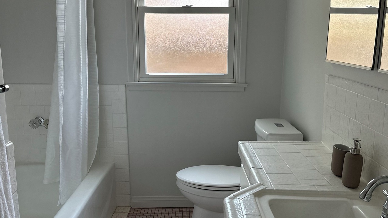 Photo of Bathroom in Tarzana