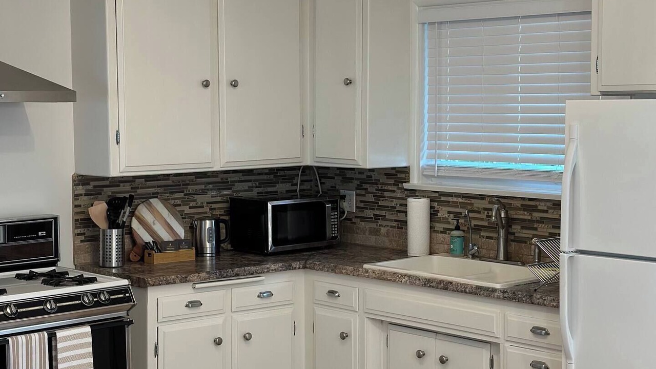 Photo of Kitchen in Tarzana