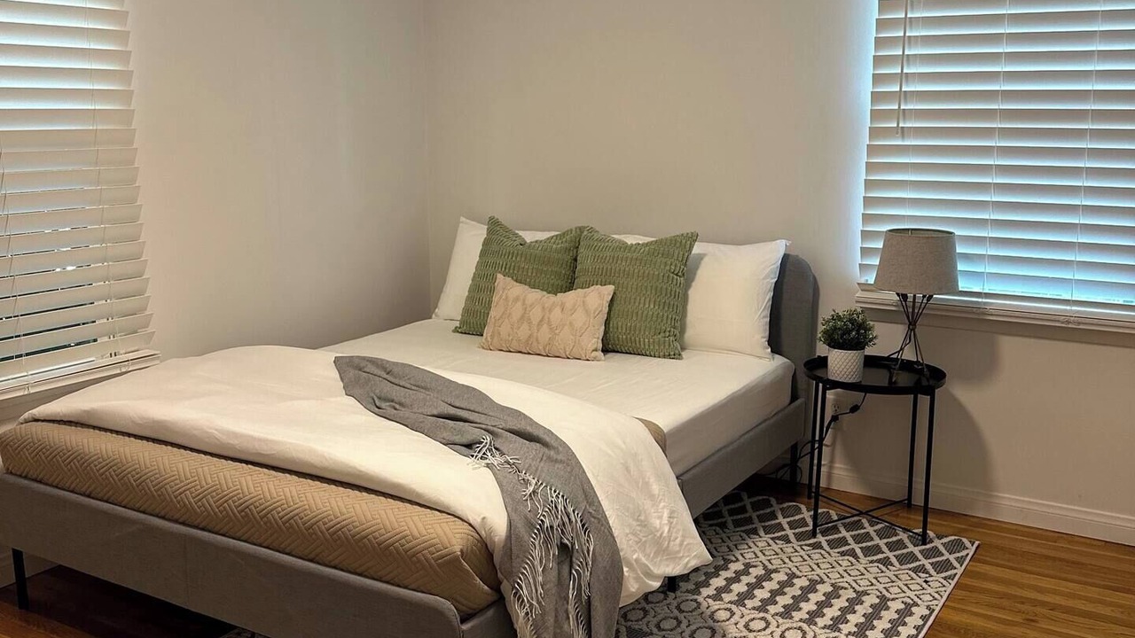 Photo of Bedroom in Tarzana