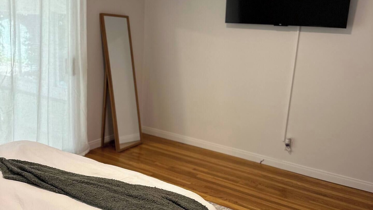Photo of Bedroom in Tarzana
