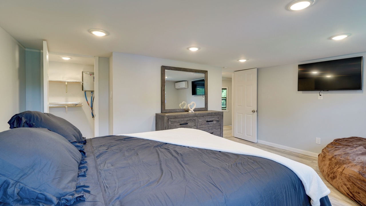 Photo of Bedroom in Harveys Lake
