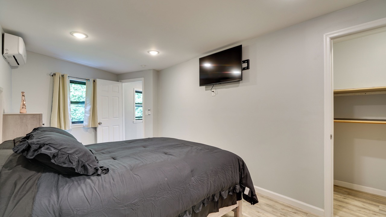 Photo of Bedroom in Harveys Lake