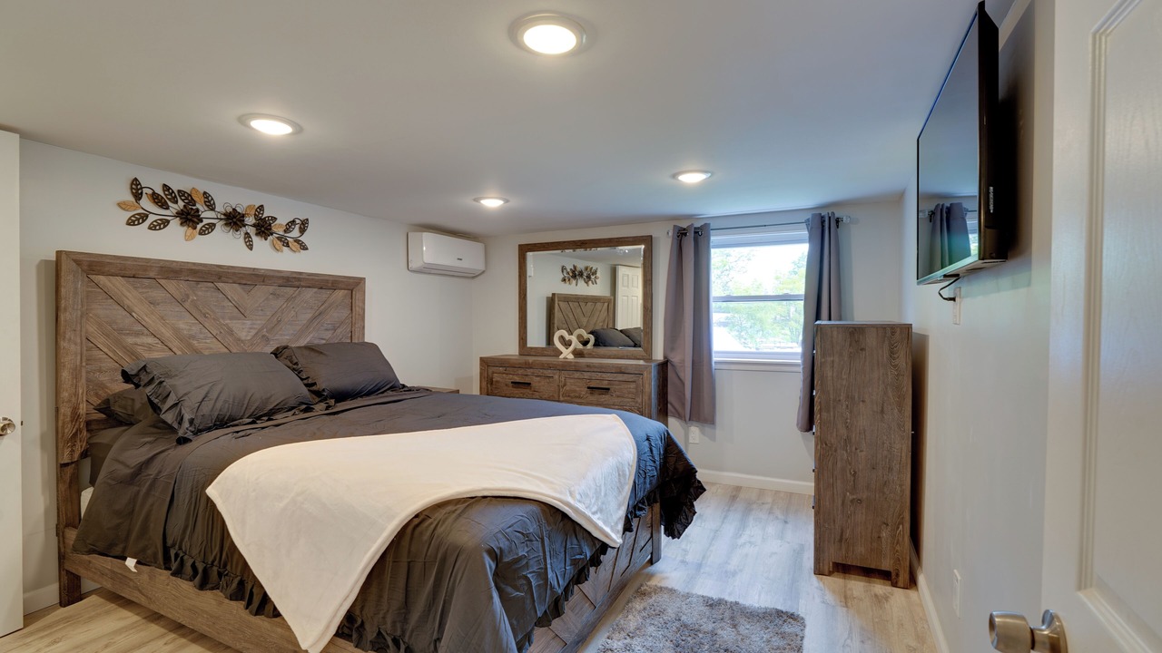 Photo of Bedroom in Harveys Lake